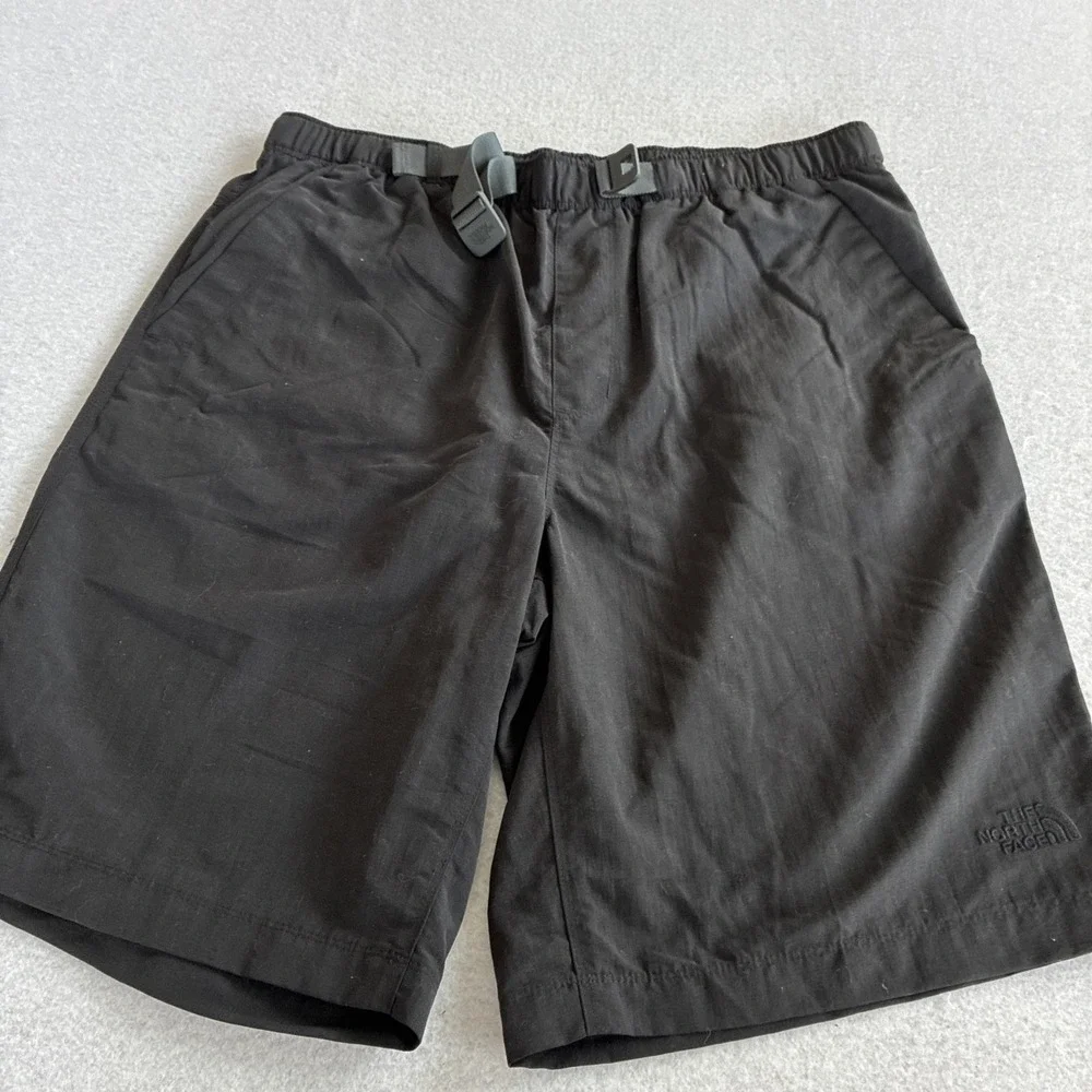 The North Face Mens Class V Belted Trunks Black Nylon Mesh Lined Medium Hiking